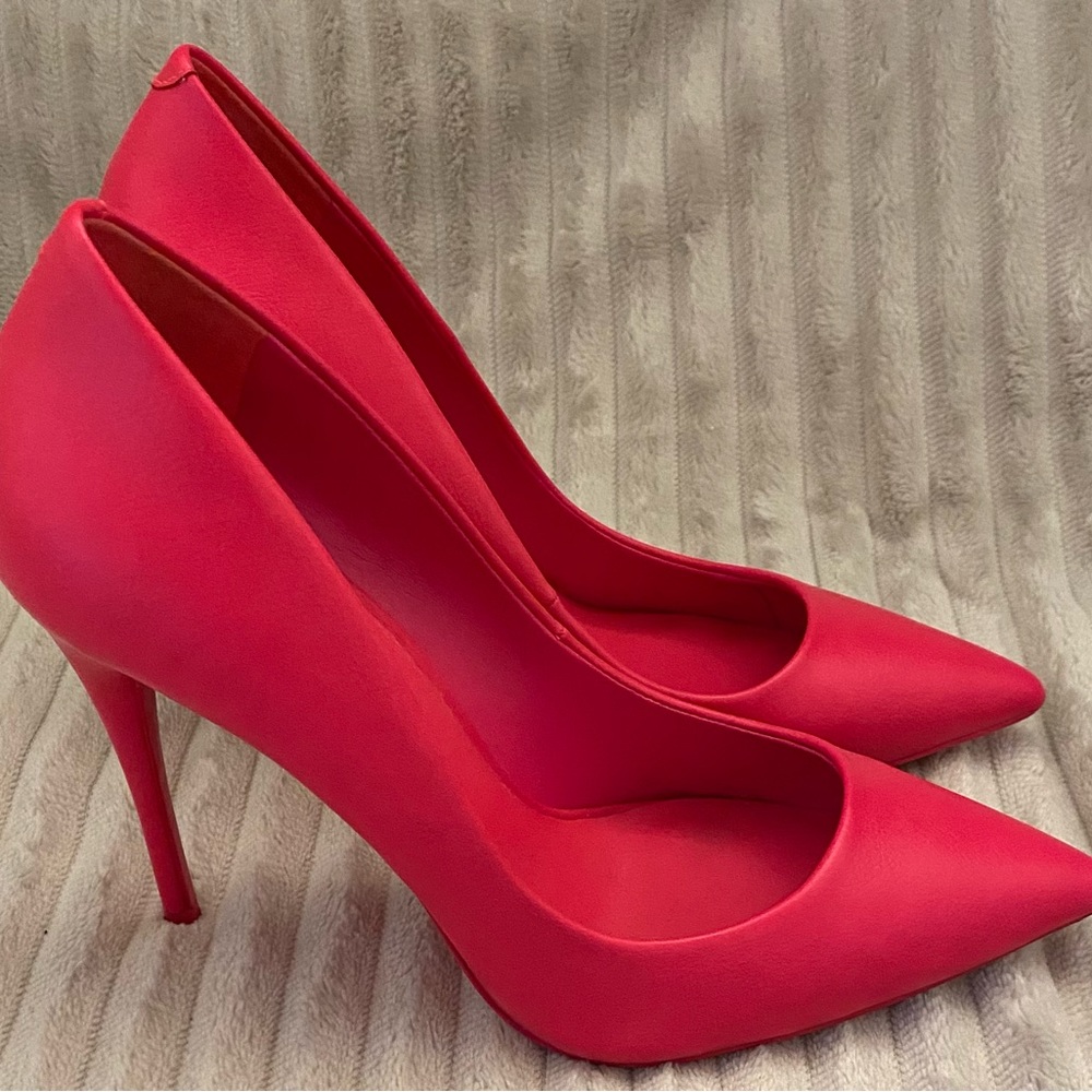 👠💖HOT PINK ALDO STILETTO HEELS💖